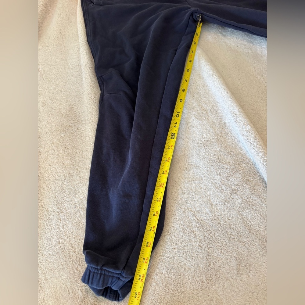 Gymshark Joggers Sweatpants, Navy, Men’s Size Large, back pocket, 100% cotton - Picture 2 of 6
